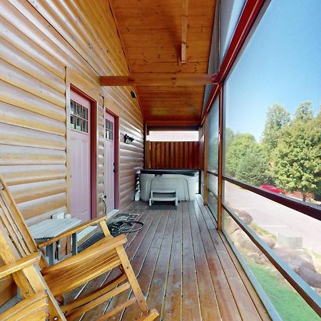 White Oak Resort Southern Comfort ガトリンバーグ エクステリア 写真