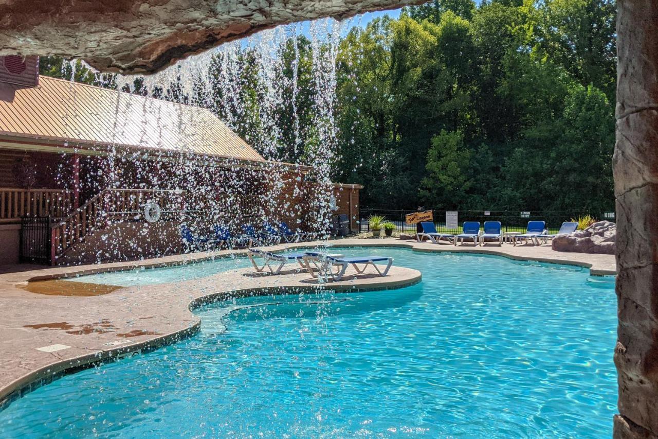 White Oak Resort Southern Comfort ガトリンバーグ エクステリア 写真